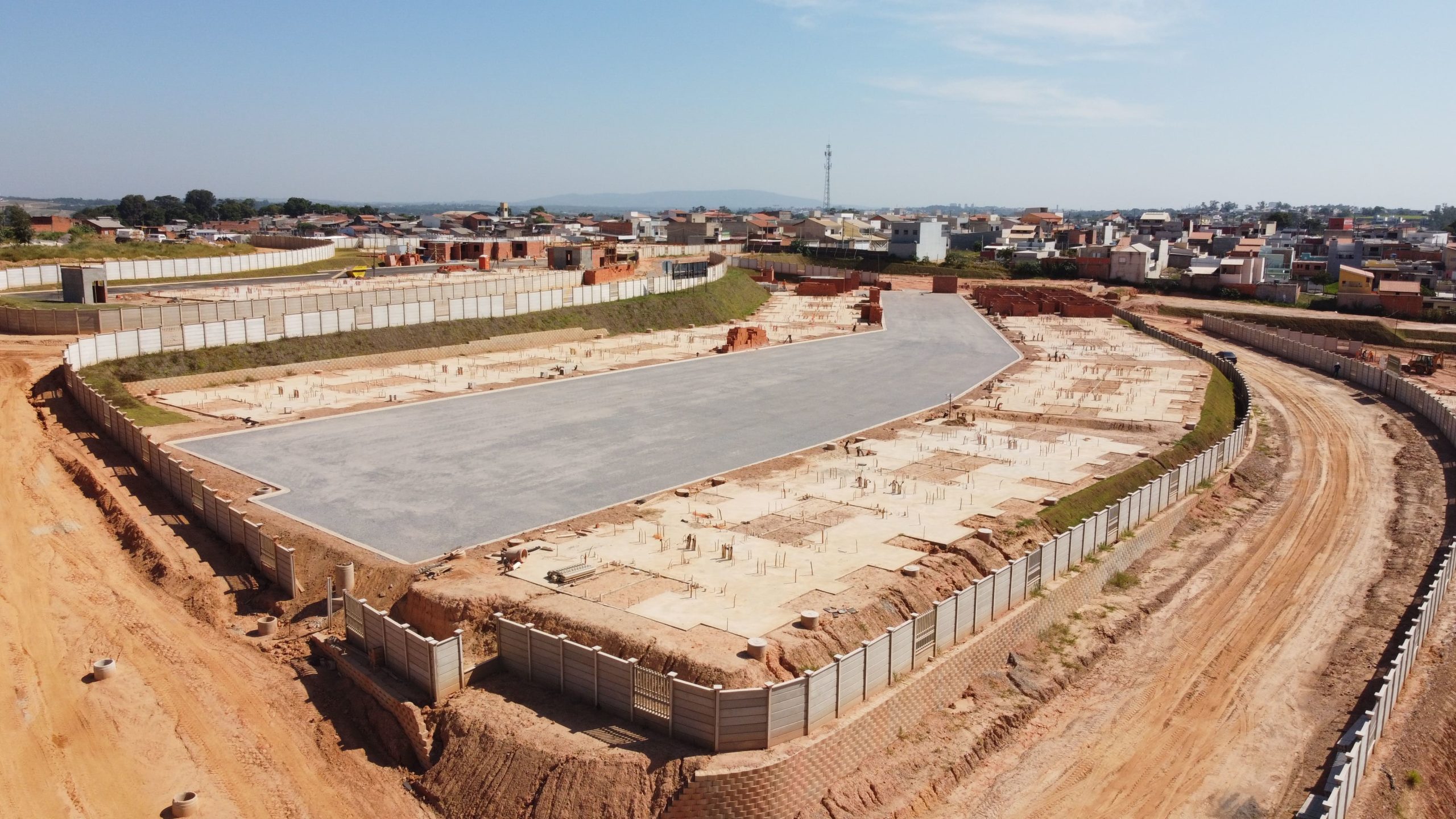 muro pre moldado Condomínios