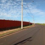 Para garantir que essas estruturas ofereçam proteção e longevidade, é fundamental considerar diversos a durabilidade dos muros pré-moldados.